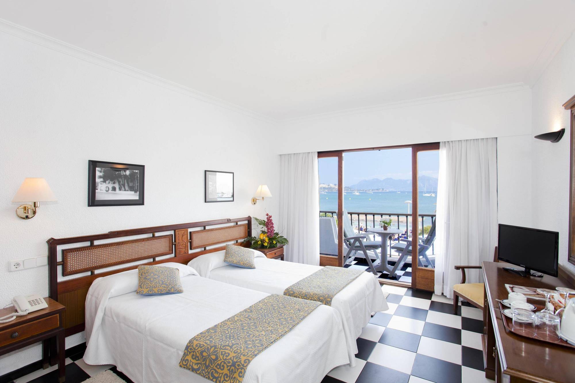 Hotel Sis Pins Port de Pollenca Exterior photo